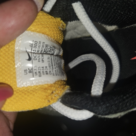 Nike Air Max Gray and Yellow Sneakers with Mesh Upper and White Midsole - Picture 11 of 11